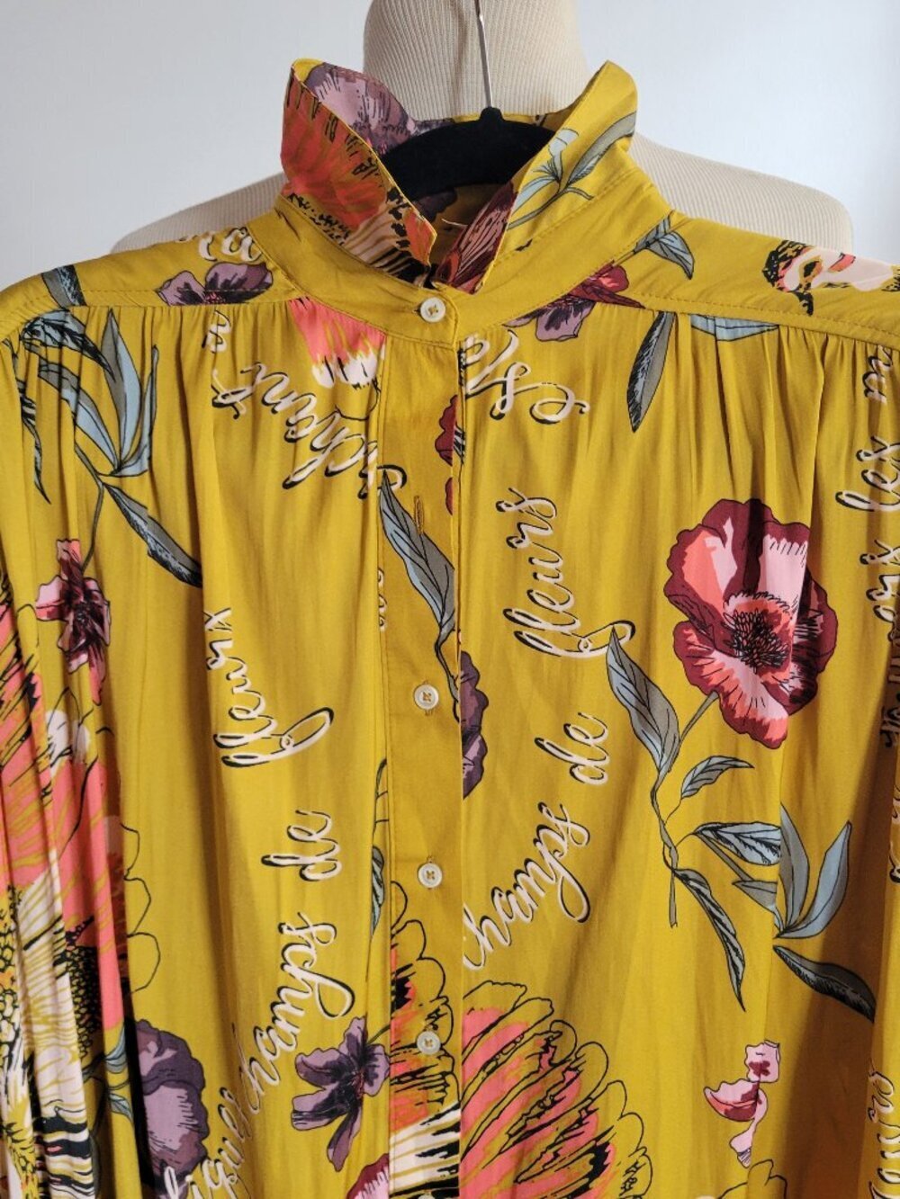 Art House Boho Vibes:Free People Women’s Poly Silk Goldish Coral Shirt (Size:XS)